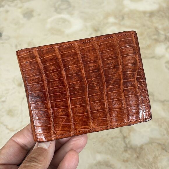Leather Croc Embossed Bifold Compact Wallet - Picture 1 of 12